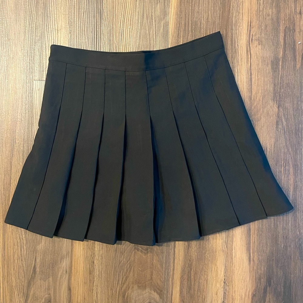 Black Pleated Skirt | Size Large